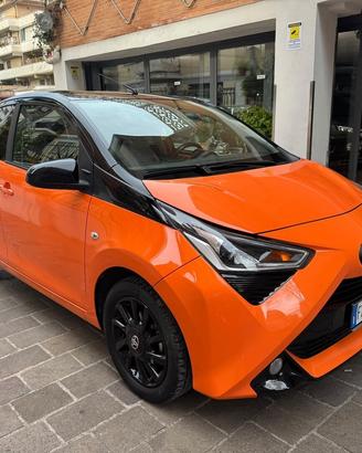 TOYOTA Aygo Connect 1.0 VVT-i 72CV 5P x-clusiv