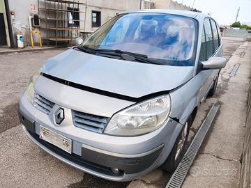 Renault scenic anno 2005 ricambi usati