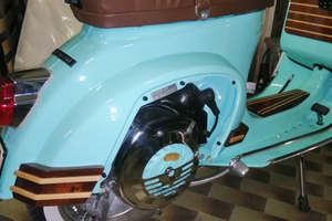 Vespa 50 special tributo Riva