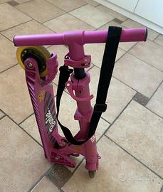 Monopattino Barbie anni 2000 pieghevole.