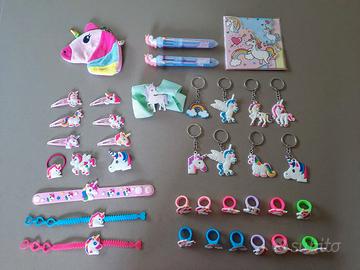 Set unicorni più oggetti di vario genere 