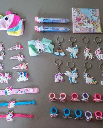 Set unicorni più oggetti di vario genere 
