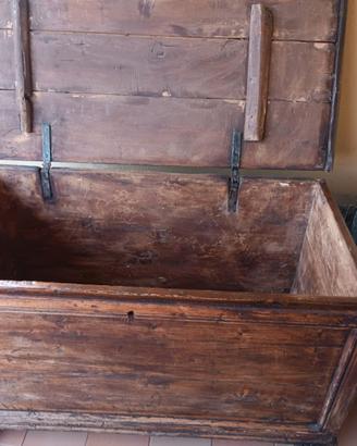 Cassapanca in legno noce