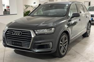 Audi Q7 e-tron 3.0 TDI quattro tiptronic Business 
