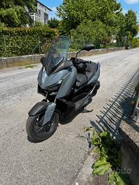 Yamaha xmax 300