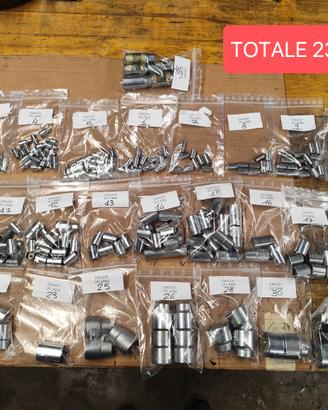 in blocco bussole di varie misure e attacchi 