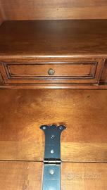 Cassettiera con ribalta