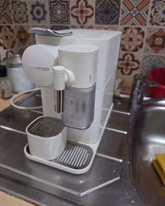 macchina caffè de longhi lattissima one nespresso