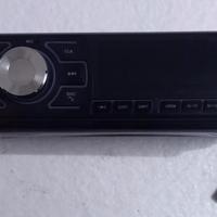 Radio, lettore e bluetooth auto.
