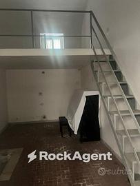 Box / Garage di 36 m² a Napoli