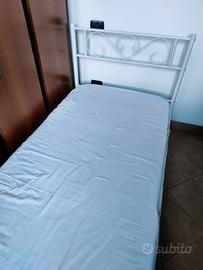 Letto singolo più materasso nuovi (mai utilizzati)