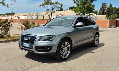 Audi Q5 2.0 TDI quattro 170 CV – R20 – Garanzia