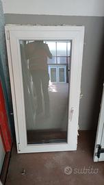 Finestra in PVC con vetro doppio - 138×71