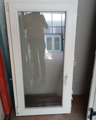 Finestra in PVC con vetro doppio - 138×71