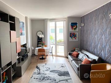 Trilocale doppi servizi ristrutturato con balcone