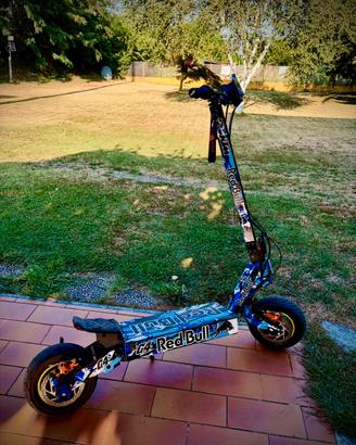 Kukirin G4 redbull