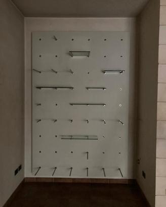 Pannello in Legno Laccato Bianco con Mensole e Led