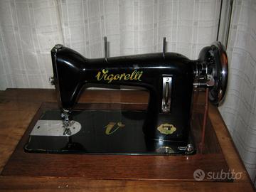 Macchina da cucire Vigorelli anni 50 con mobile