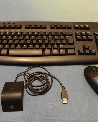 Tastiera e mouse wireless Logitech Deluxe
