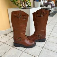 Stivali alti in vera pelle marrone