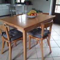 Tavolo cucina con 4 sedie