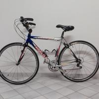 Bicicletta da corsa con manubrio da trecching