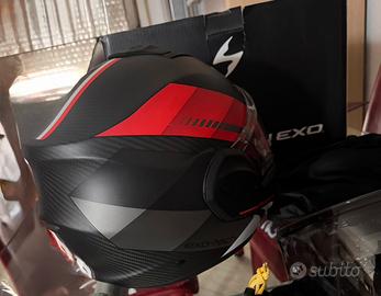 Casco in carbonio