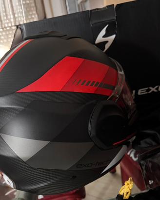 Casco in carbonio