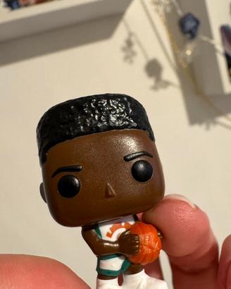 Lucas Stranger things Kinder Joy