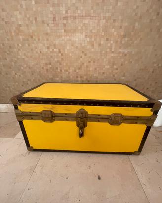 Baule vintage splendito pezzo d’arredo industrial