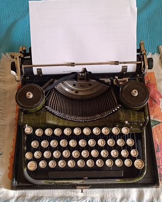 Macchina da scrivere epoca 