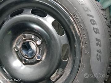 4 gomme nuove invernali 195/65/R15