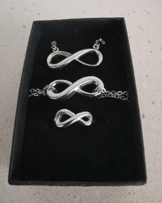 Parure collana, bracciale, anello 