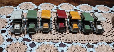modellino in metallo auto d'epoca 