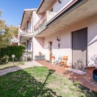 VILLA A SCHIERA A POZZOLENGO