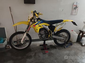 Suzuki Valenti RM-Z 250 E - 2012