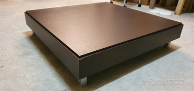 Tavolinetto basso moderno