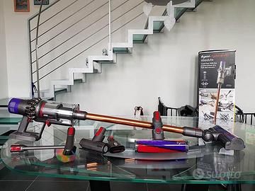 Dyson v10 DETECT SEMINUOVO FULL accessori vari