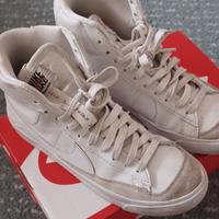 scarpe da basket Nike taglia 37,5