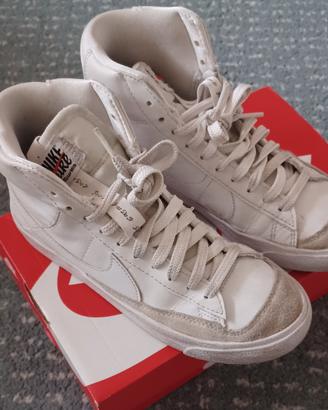 scarpe da basket Nike taglia 37,5