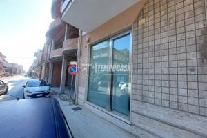 LOCALE COMMERCIALE RISTRUTTURATO A GIAMMORO.