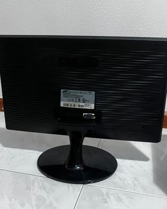 Monitor Samsung Nuovo + Tastiera + mouse + filo