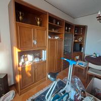 sala in noce completa+tavolo e sedie+libreria
