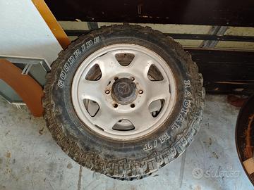 Gomme 205/70 r15