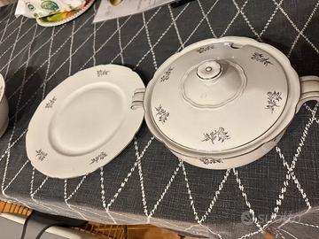 Set di porcellana vintage con numero