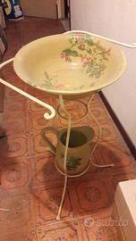Antico lavabo ricciolo