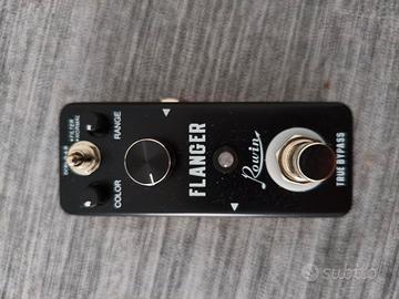 Pedali per chitarra o basso Overdrive e Flanger