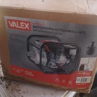 Motopompa autoadescante