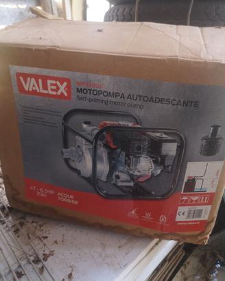 Motopompa autoadescante