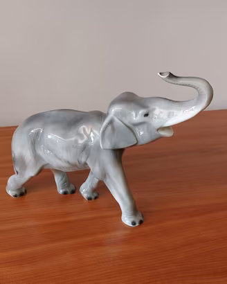 Elefante grigio in porcellana- Bavaria